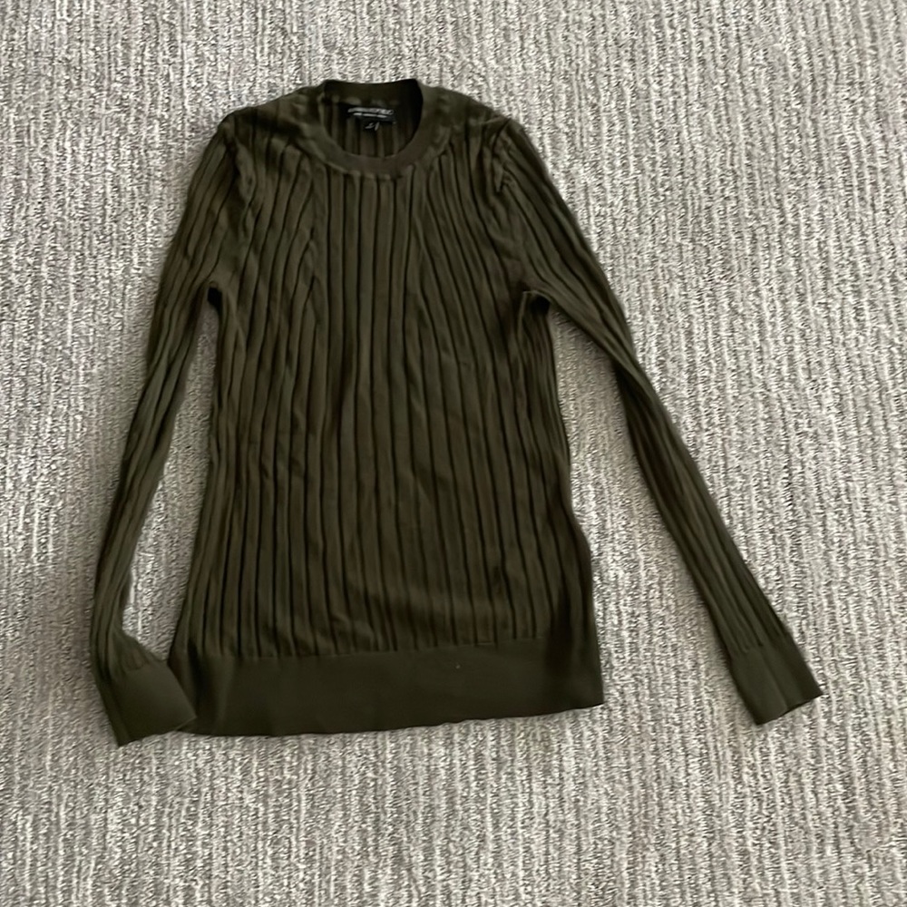 BR merino wool LS lightweight sweater in olive green.